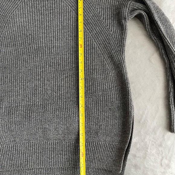 H&M KNIT SWEATER - Picture 5 of 5